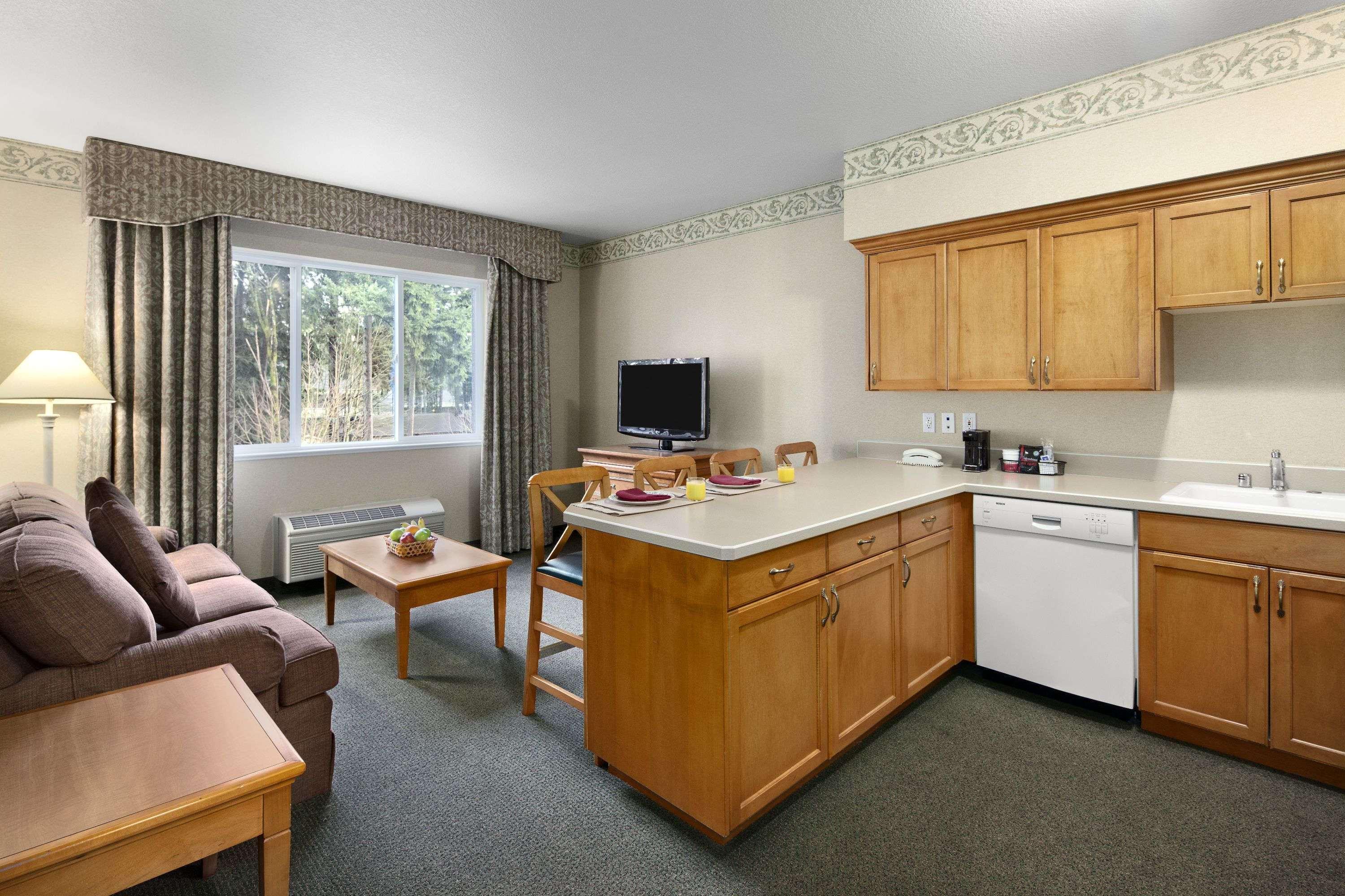מלון Ramada By Wyndham אולימפיה מראה חיצוני תמונה